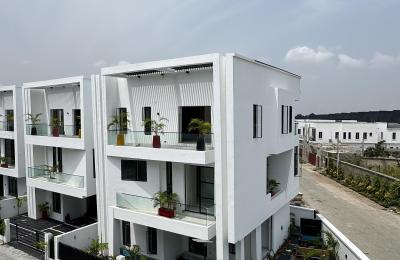 Premium 5 Bedroom Fully Detached Duplex with Swimming Pool