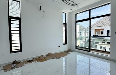 Contemporary 4 Bedroom Semi-Detached Duplex