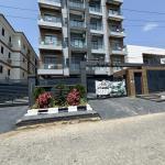 Contemporary 2 Bedroom Apartment with Swimming Pool