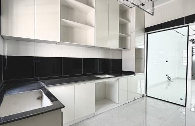 Contemporary 4 Bedroom Semi-Detached Duplex with BQ
