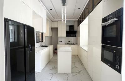 Luxury 5 Bedroom Fully Detached Duplex