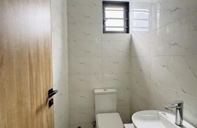 Luxury 5 Bedroom Fully Detached Duplex with Swimming Pool