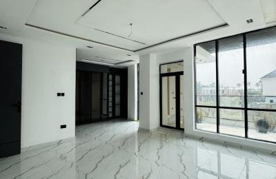 5 Bedroom Fully Detached Duplex with Swimming pool