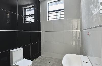 Contemporary 4 Bedroom Semi-Detached Duplex with BQ