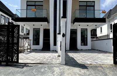 Contemporary 4 Bedroom Semi-Detached Duplex