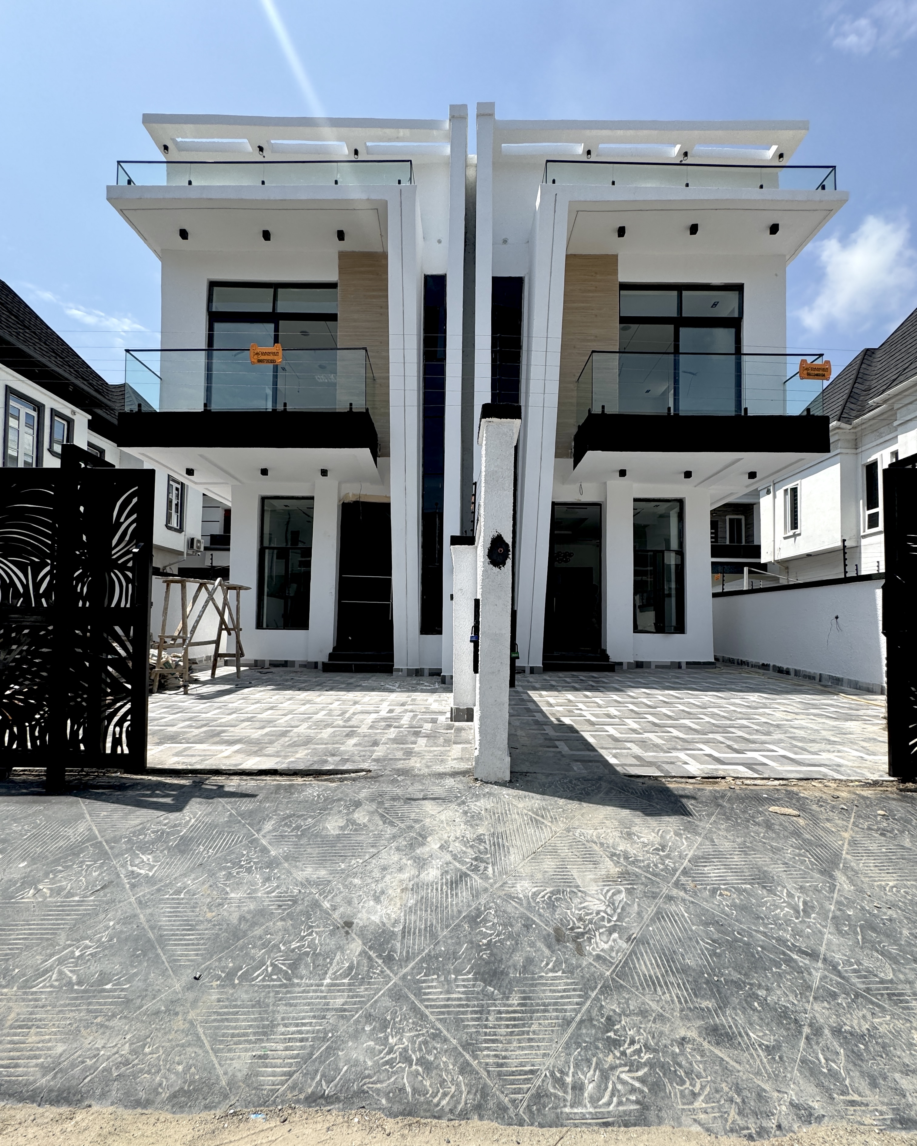 Contemporary 4 Bedroom Semi-Detached Duplex