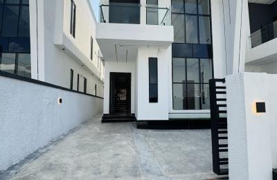 Luxury 4 Bedroom Fully Detached Duplex