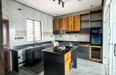 4 Bedroom Fully Detached Duplex