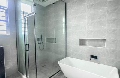 Contemporary 5 Bedroom Fully Detached Duplex with BQ