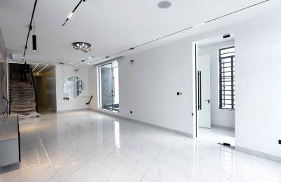 Contemporary 5 Bedroom Fully Detached Duplex