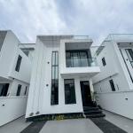 Contemporary 5 Bedroom Fully Detached Duplex