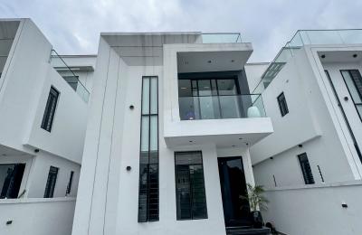 Contemporary 5 Bedroom Fully Detached Duplex