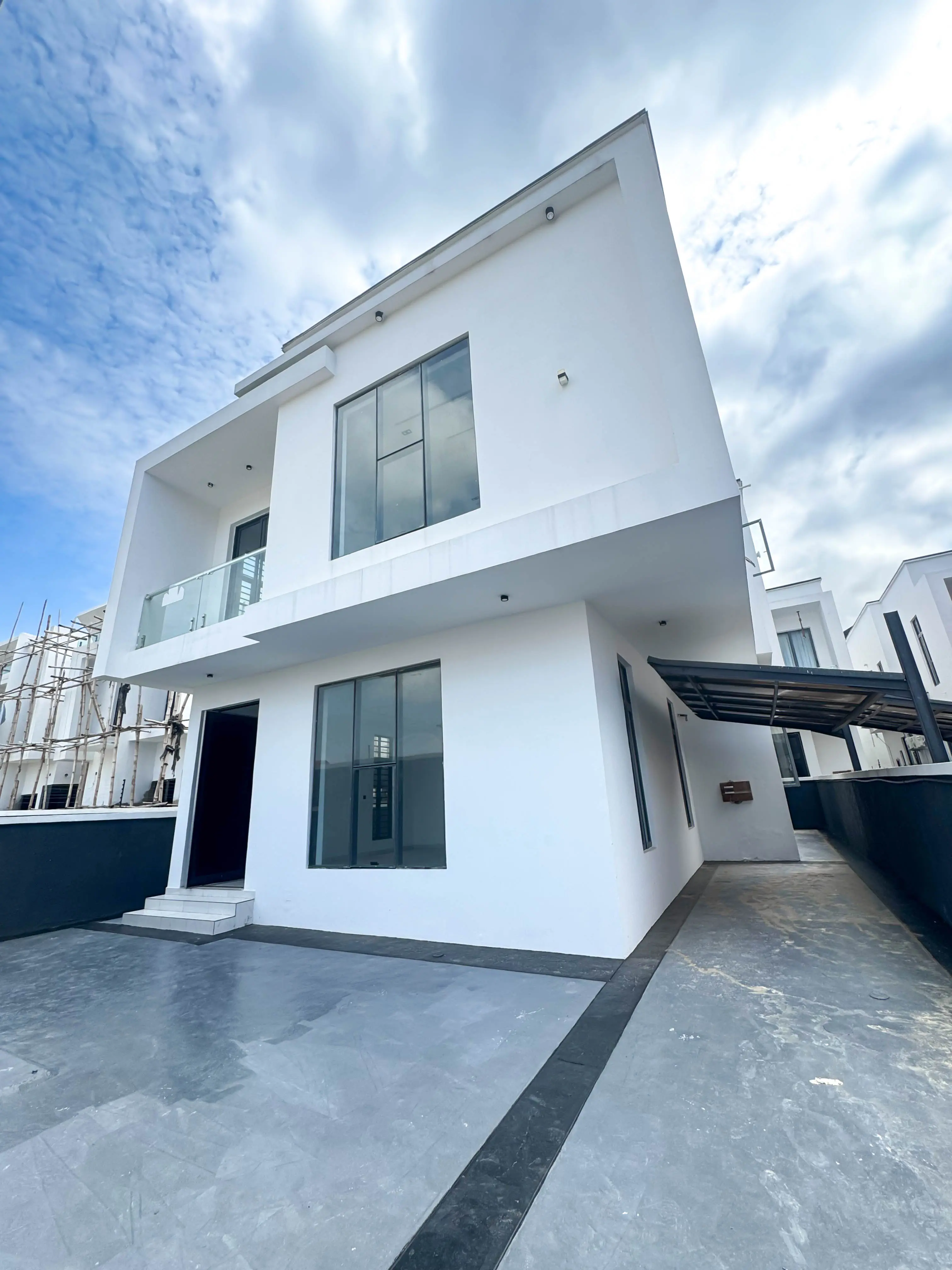 Contemporary 5 Bedroom Fully Detached with BQ