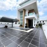 5 Bedroom Fully Detached Duplex