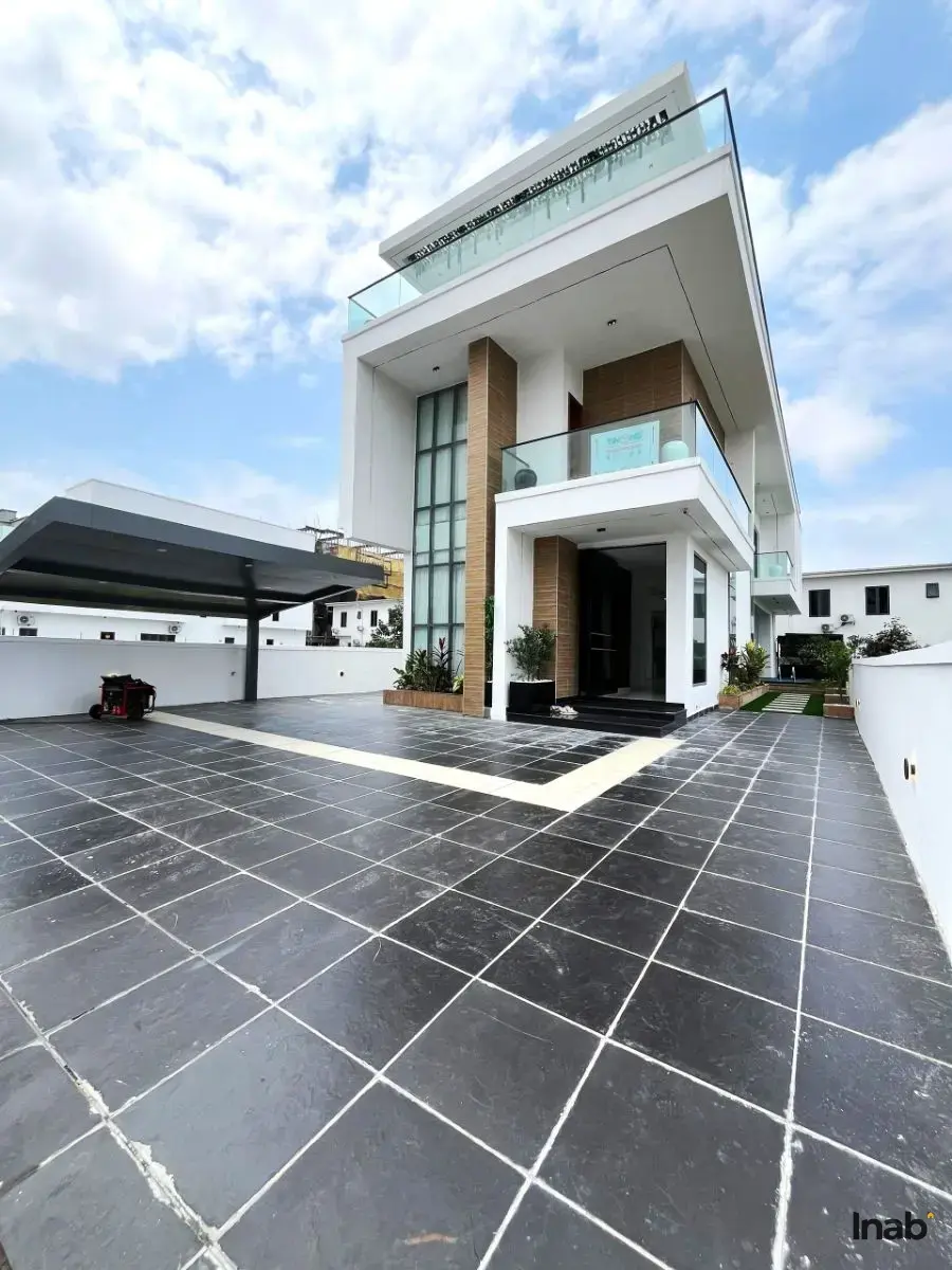 5 Bedroom Fully Detached Duplex