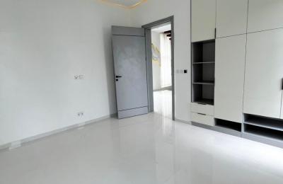 5 Bedroom Fully Detached Duplex
