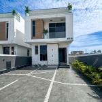 Contemporary 5 Bedroom Fully Detached Duplex with BQ
