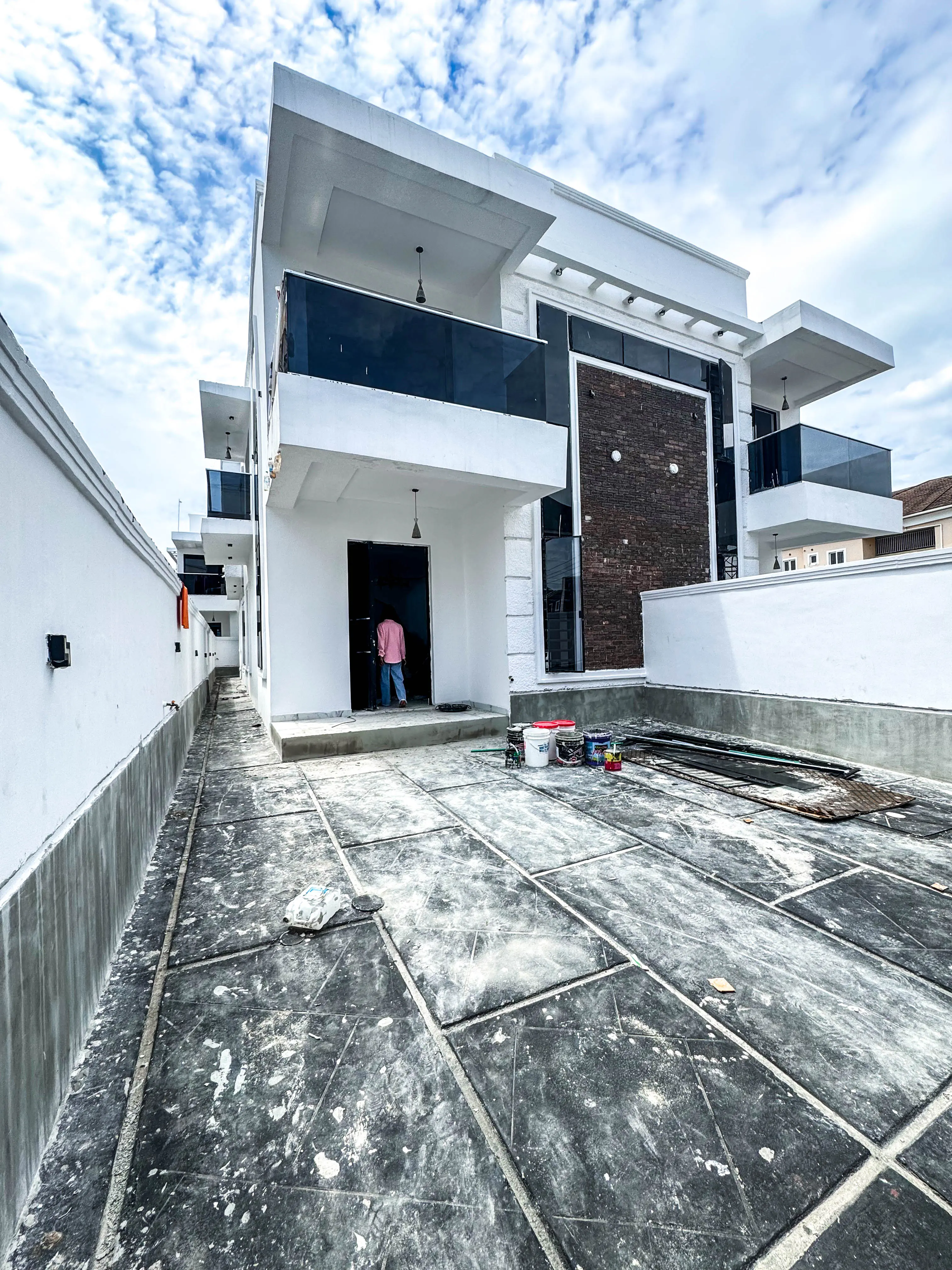 Contemporary 3 Bedroom Semi-Detached Duplex with BQ