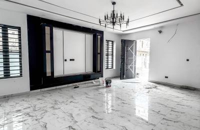 Contemporary 3 Bedroom Semi-Detached Duplex with BQ