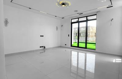 Contemporary 5 Bedroom Fully Detached Duplex with BQ