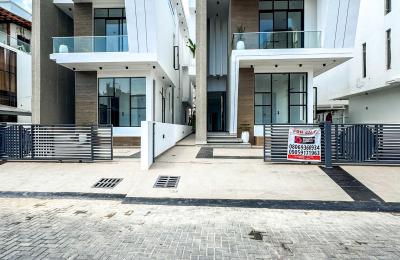 Contemporary 5 Bedroom Fully Detached Duplex with BQ
