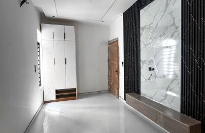 Contemporary 5 Bedroom Fully Detached Duplex with BQ