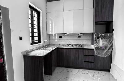 Contemporary 4 Bedroom Terrace with BQ