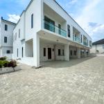 Contemporary 4 Bedroom Terrace Duplex