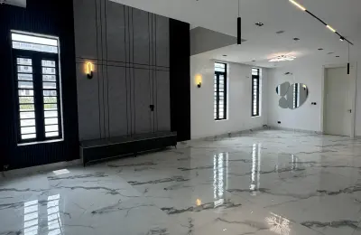 7 Bedroom Fully Detached Duplex