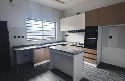 5 bedroom fully detached duplex