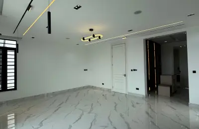 7 Bedroom Fully Detached Duplex