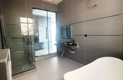 5 Bedroom Fully Detached Duplex