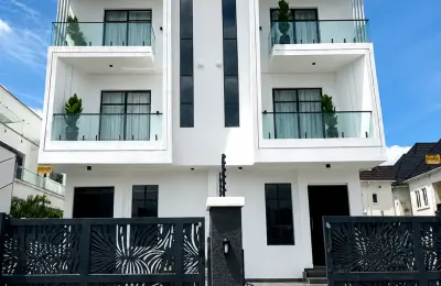 5 Bedroom Fully Detached  Duplex